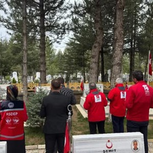 Seydişehir Sosyal Hizmet Merkezi Müdürlüğümüz Türk Polis Teşkilatının Kurluşu ve Polis Haftası Kapsamında 15 Temmuz Şehidi Muhsin KİREMİTCİ’nin Kıymetli Ailesi ve Eşini Ziyaret Etti  - fotoğraf 1