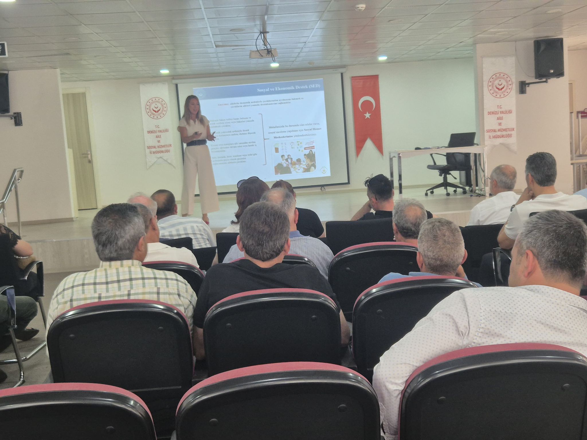Muhtarlara Yönelik Sosyal Risk Haritaları ve Aile Rehberi Sistemi Bilgilendirme Toplantısı Gerçekleştirildi