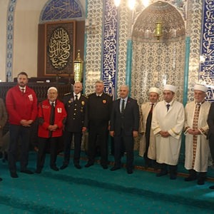 Vatanımızın Bekası ve Milletimizin Bağımsızlığı Uğruna Canlarını Feda Eden Aziz Şehitlerimizi Anmak Üzere bir Anma Programı Gerçekleştirildi - fotoğraf 1