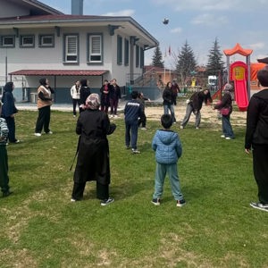 Çocuk Kalbi Derneği’nin Organizasyonunda, Karatay Üniversitesi Çocuklar İçin Mücadele Topluluğu ve Akşehir Gülümseyen Çocuklar Derneği Ziyaret Etti - fotoğraf 2