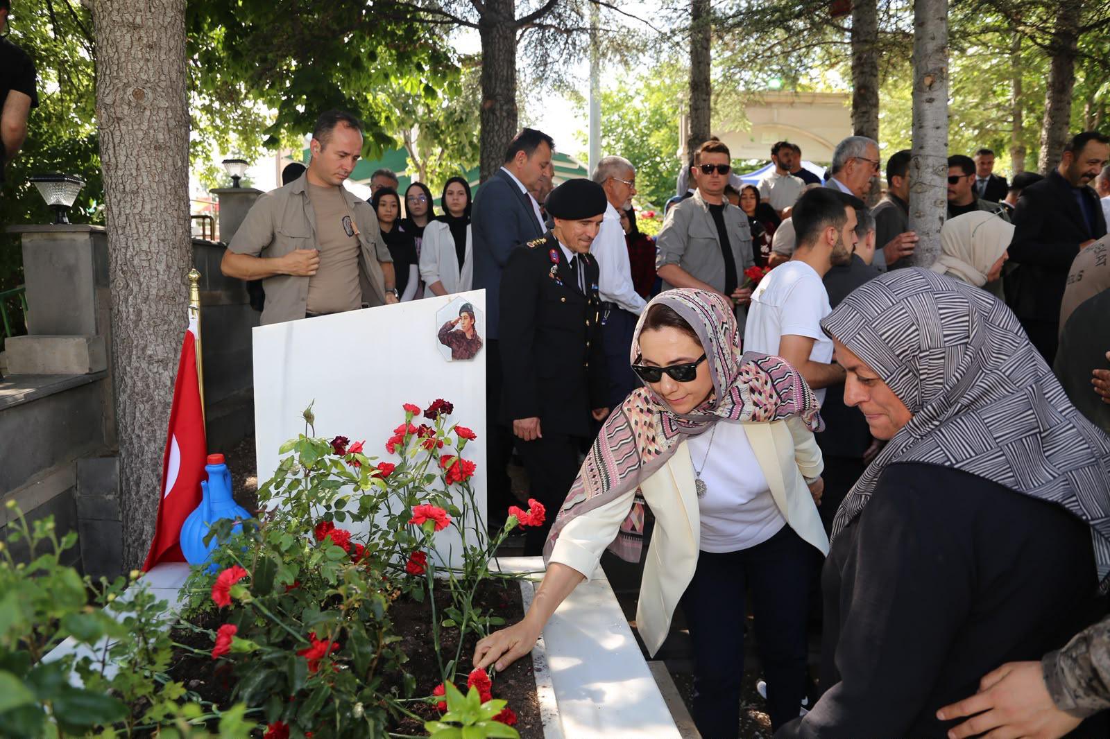 Şehidimiz Komiser Yardımcısı Cennet Yiğit’in Aziz Hatırası Dualarla Yâd Edildi