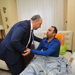 Sayın Valimiz Ömer Faruk Coşkun, Şehitlerimizin Ailelerini Ve Gazimizi Ziyaret Etti - fotoğraf 5