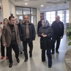 Aile ve Sosyal Hizmetler Bakanlığı Çocuk Hizmetleri Sonrası Rehberlik ve Toplumsal Destek Hizmetleri Daire Başkanımız Sayın Ayşe Türkay Aydemir, İl Müdürümüz Sayın Arif Topal ile Birlikte Huzurevimizi Ziyaret Etti - fotoğraf 4