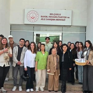 Selçuk Üniversitesi Endüstriyel Tasarım Bölümü Selçuklu Bakım Rehabilitasyon ve Aile Danışma Merkezi'ni Ziyaret Ettiler - fotoğraf 1