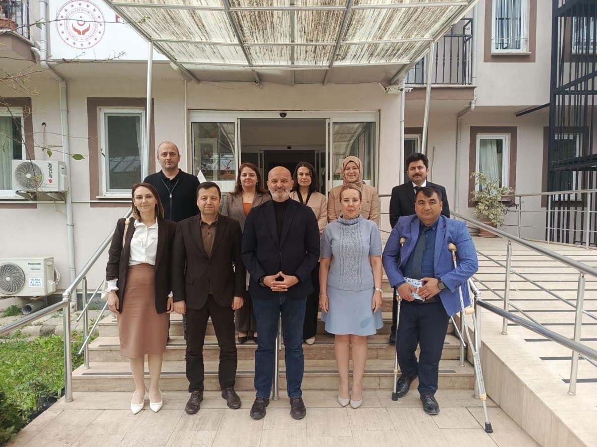 İl Müdürümüz Yakup KÜTÜK, Fethiye Huzurevi’ni ziyaret ederek yürütülen çalışmaları yerinde inceledi.