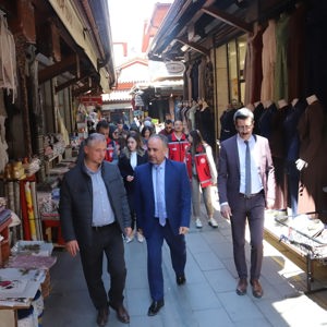 Otizme Dikkat Çekmek, Farkındalık Oluşturmak ve Empatiyi Büyütmek İçin Bedesten Çarşısı’ndaydık - fotoğraf 1