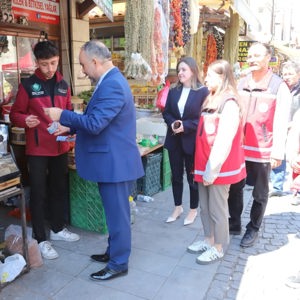 Otizme Dikkat Çekmek, Farkındalık Oluşturmak ve Empatiyi Büyütmek İçin Bedesten Çarşısı’ndaydık - fotoğraf 2