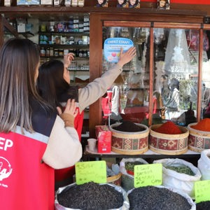 Otizme Dikkat Çekmek, Farkındalık Oluşturmak ve Empatiyi Büyütmek İçin Bedesten Çarşısı’ndaydık - fotoğraf 9