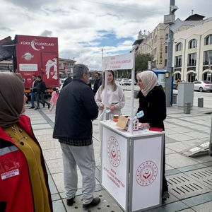 Mevlana Meydanı’ndaki Mobil Sosyal Hizmet Aracımızda Tanıtım Faaliyeti Gerçekleştirildi - fotoğraf 10