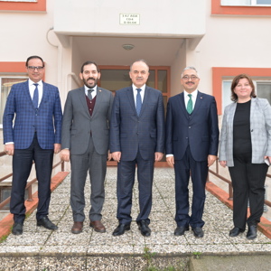 Valimiz Sayın Muammer EROL Çocuk Evlerini Ziyaret Etti. - fotoğraf 2