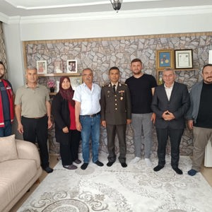 Aziz Şehidimiz Osman Aydoğan'ın Şehadet Günü Münasebetiyle Kıymetli Ailesi Ayrıca Aziz Şehidimiz Ümmet Ufacık'ın Kardeşi Gamze Ufacık ile Kahraman Gazilerimiz Erol Karadağlı ve Hüseyin Süngü ile Eşi Hanımefendi Ziyeret Edildi - fotoğraf 2