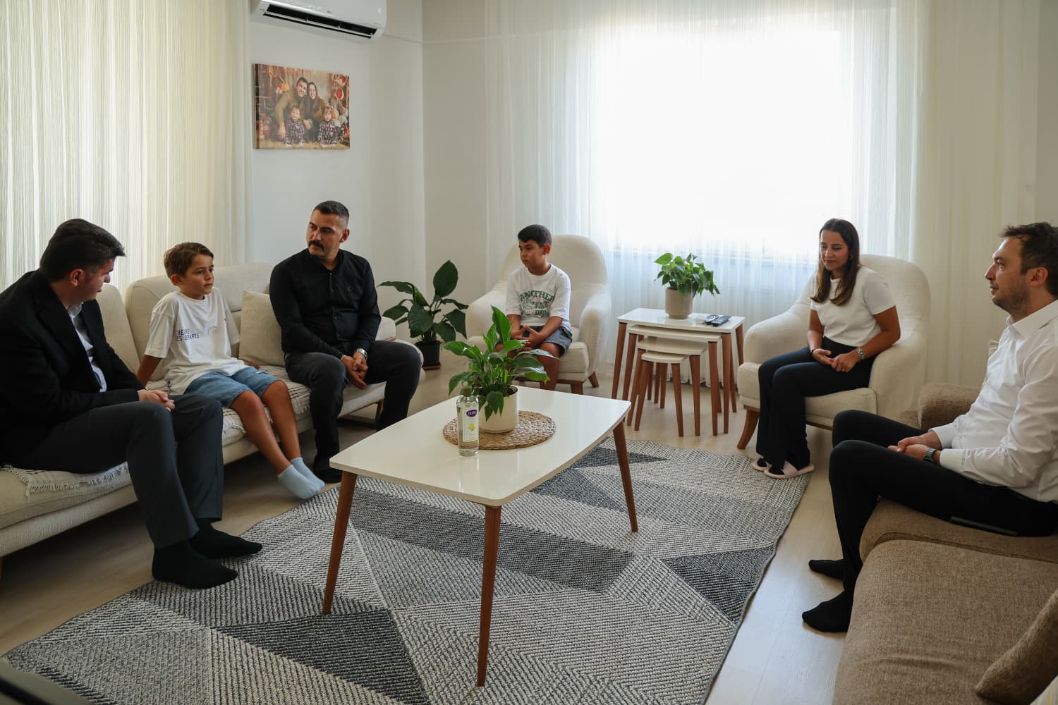 Vali Ömer Kalaylı ve İl Müdürü Çetin Tutaş'tan Kahraman Gazilere Anlamlı Hane Ziyareti