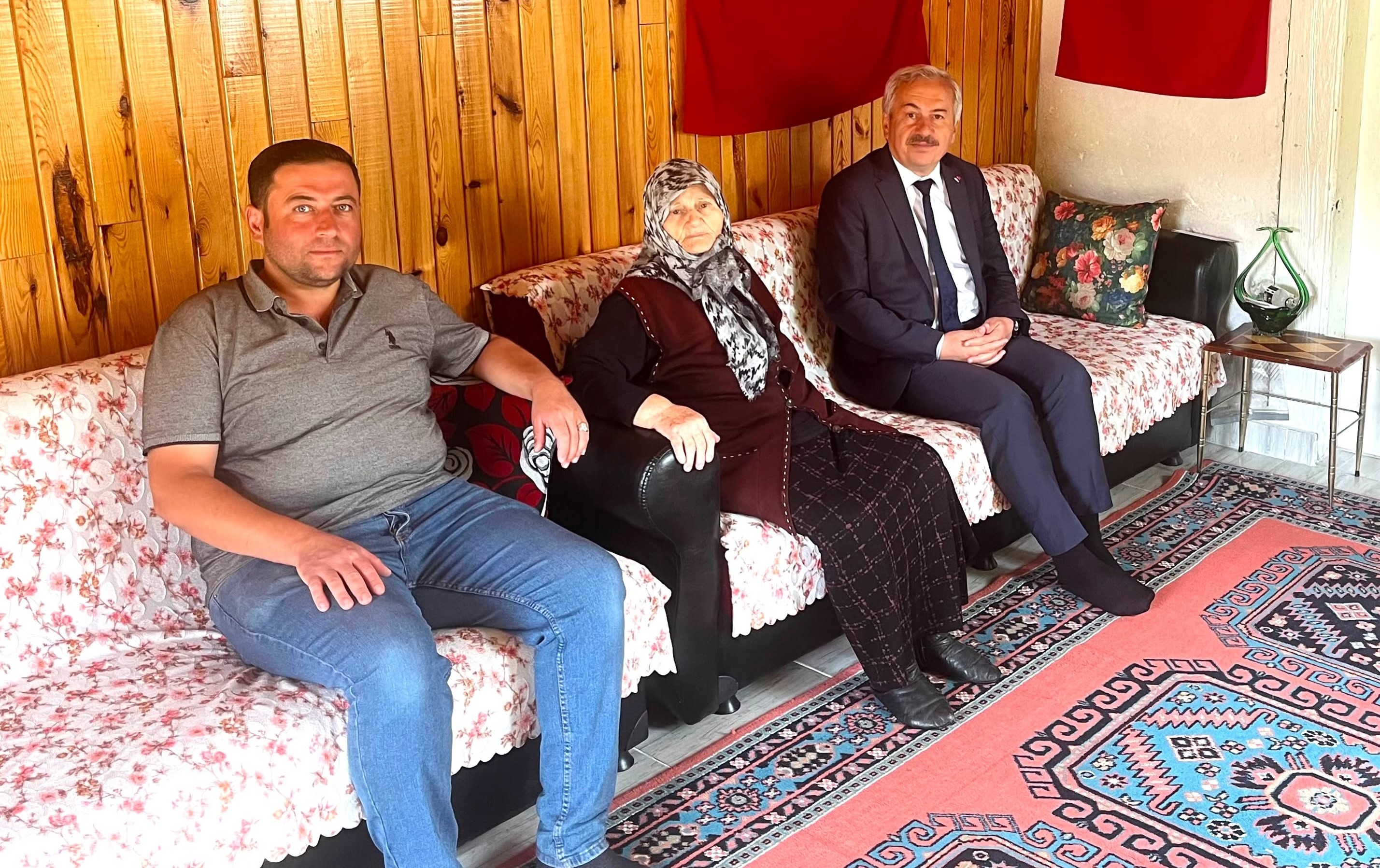 Aziz Şehidimiz Ümit Demirci’nin Kıymetli Annesi Pakize Teyzemizi Hanesinde Ziyaret Ettik