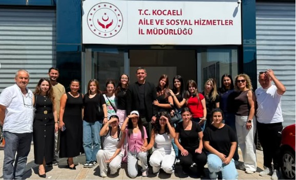 Voleybol Şenliği Şampiyonu Çocuklarımız İl Müdürümüzü Ziyaret Etti