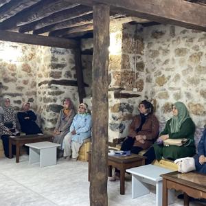 Kemaliye ilçesinde Kuran kursunda eğitim gören kursiyerlere Kadına yönelik şiddetle mücadele kapsamında farkındalık oluşturmak amacıyla eğitim verildi. - fotoğraf 1