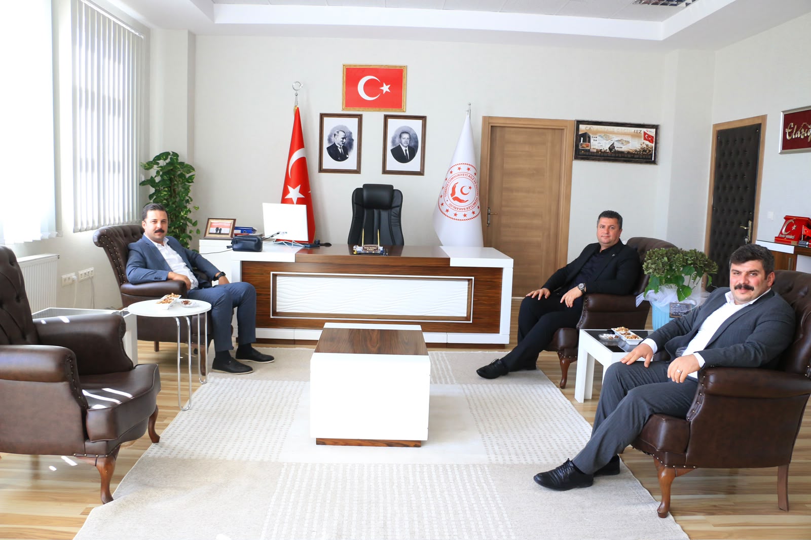 SİVRİCE VE BASKİL KAYMAKAMLARINDAN İL MÜDÜRÜMÜZ SAYIN SERDAR DEMİRCİ’YE ZİYARET