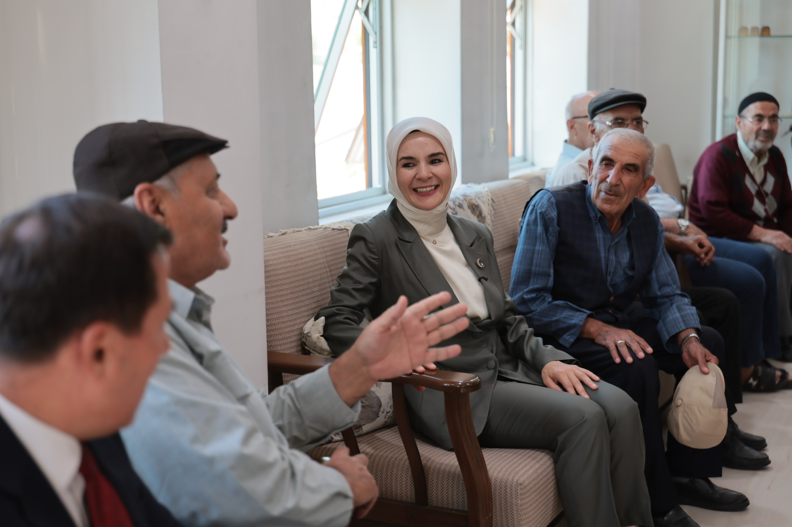 Ağustos ayı yaşlı ve engelli aylıkları artışlı şekilde hesaplara yatırılmaya başlandı