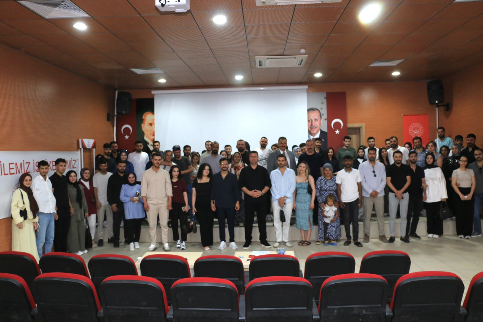 İL MÜDÜRÜMÜZ SAYIN SERDAR DEMİRCİ BAŞKANLIĞINDA EVLENECEK GENÇLERE EĞİTİM PROGRAMI GERÇEKLEŞTİRİLDİ