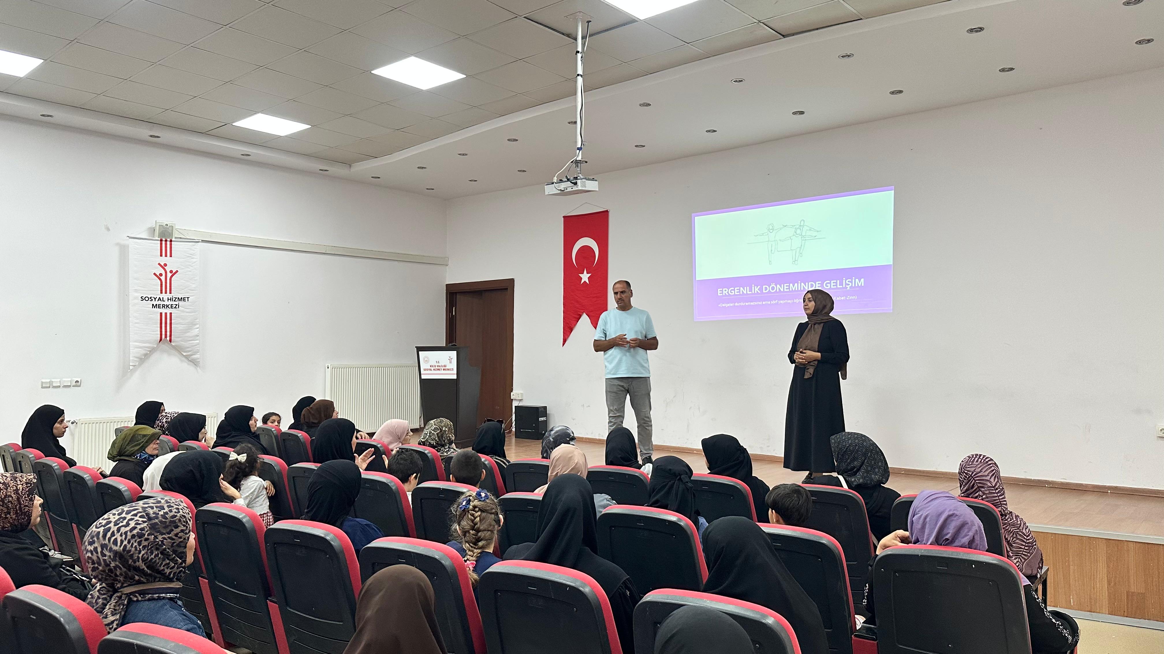 SED Kapsamındaki Ailelere “Orta ve Geç Çocukluktan Ergenliğe Gelişim” Eğitimi
