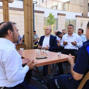 İl Müdürümüz Sayın Abdulhalim Ünalan aziz şehitlerimizden Şehit Polis Salih Zengin ve Erzincan Şehit Aileleri Derneği Başkanı Sn. Abdulkadir Zengin’in vefat eden kıymetli babaları Mehmet Zengin için taziye ziyaretinde bulundu. - fotoğraf 2