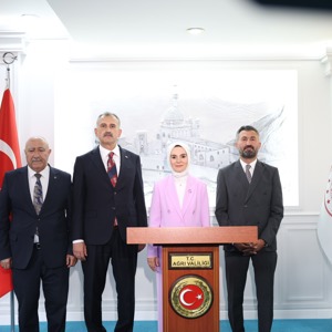 Bakanımız Göktaş, Ağrı'da "Terörsüz Türkiye" süreciyle ilgili konuştu - fotoğraf 2