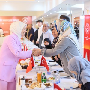 Bakanımız Göktaş, Van'da "Terörsüz Türkiye Kardeşlik Sofrası"nda konuştu: - fotoğraf 35