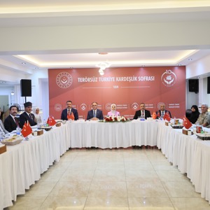 Bakanımız Göktaş, Van'da "Terörsüz Türkiye Kardeşlik Sofrası"nda konuştu: - fotoğraf 37