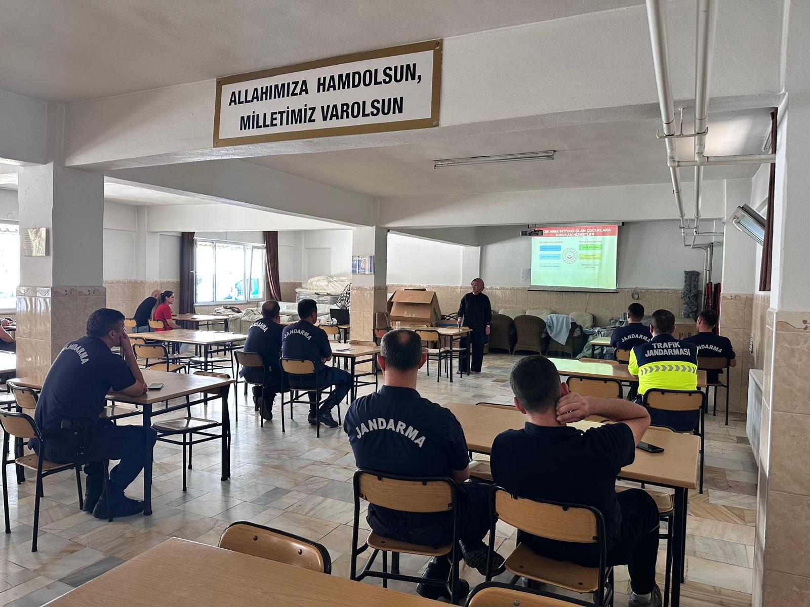 Uşak İl Jandarma Komutanlığı Koruyucu Aile Tanıtım Toplantısı