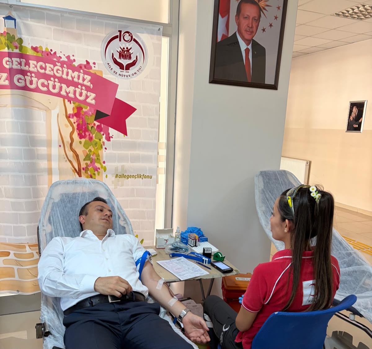 Kan bağışının önemine dikkat çekmek ve toplumsal farkındalığı artırmak amacıyla, İl Müdürlüğümüz ile Isparta Kızılay Kan Merkezi iş birliğinde Müdürlüğümüz hizmet binasında Kan Bağışı Standı kuruldu.  