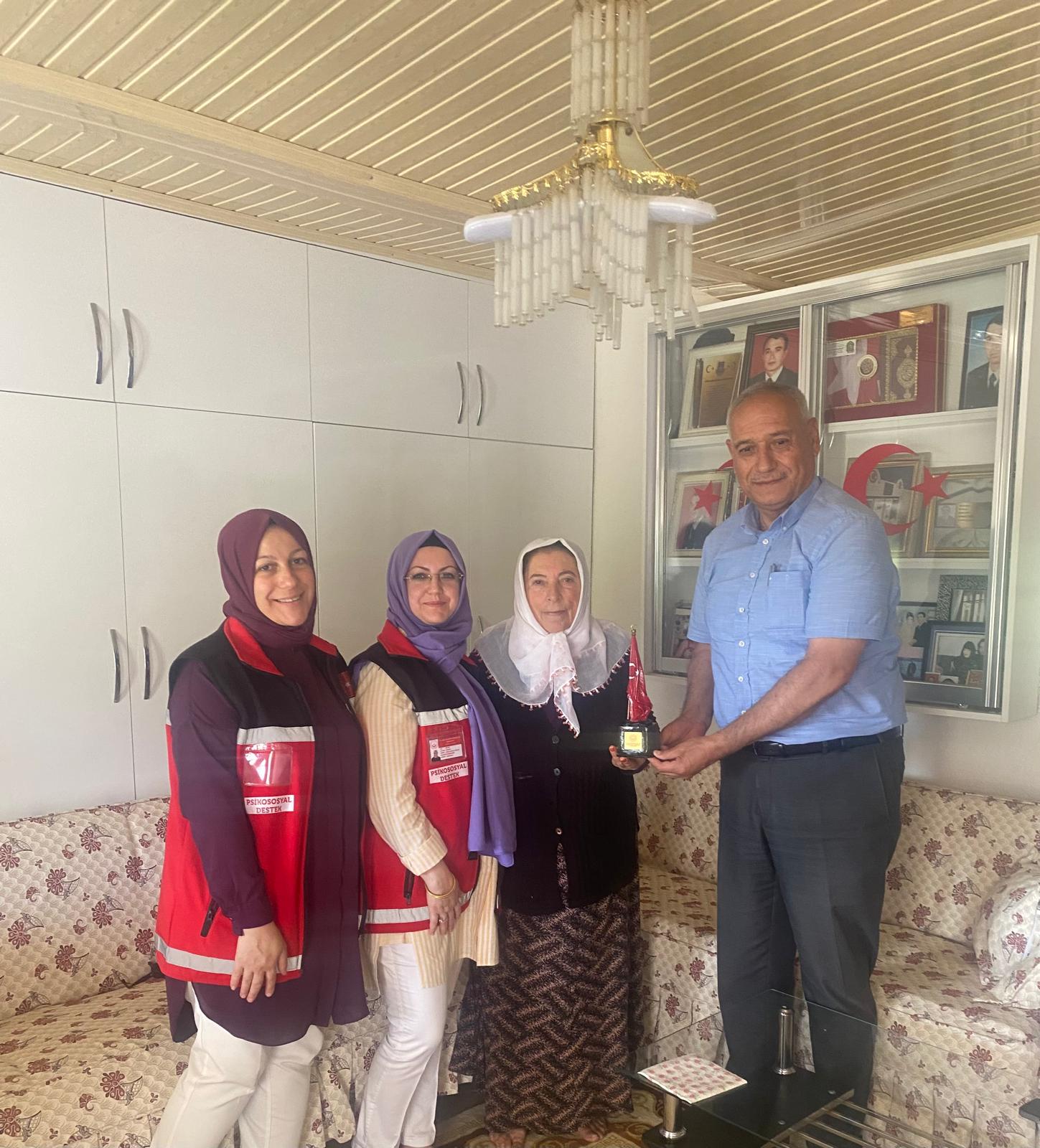 Dinar Sosyal Hizmet Merkezi, Şehit Ailesi Ziyaretlerine Devam Ediyor