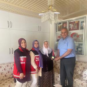 Dinar Sosyal Hizmet Merkezi, Şehit Ailesi Ziyaretlerine Devam Ediyor - fotoğraf 1