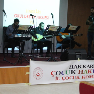 Hakkâri Aile, Çalışma ve Sosyal Hizmetler İl Müdürlüğü Yürütmekte Olduğu “Okul Destek Projesi” Kapsamında Müzik Etkinliği Düzenledi - fotoğraf 1