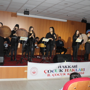 Hakkâri Aile, Çalışma ve Sosyal Hizmetler İl Müdürlüğü Yürütmekte Olduğu “Okul Destek Projesi” Kapsamında Müzik Etkinliği Düzenledi - fotoğraf 4