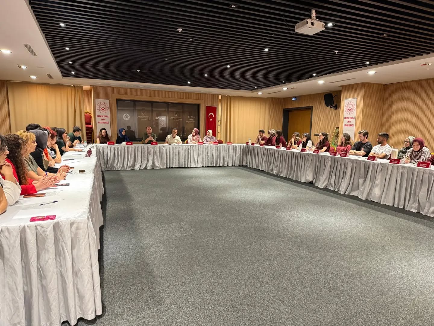 İl Müdürlüğümüze Bağlı Karatay Engelli Aktif Yaşam Merkezi Personelimize Yönelik Mesleki Gelişim Çalışması Gerçekleştirilmiştir