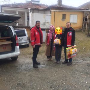 Malatya psikososyal destek ekibimiz   Pütürge  İlçesinde bulunan  Yazıca ve Üçyaka Mahallesini ziyaret etti. - fotoğraf 3