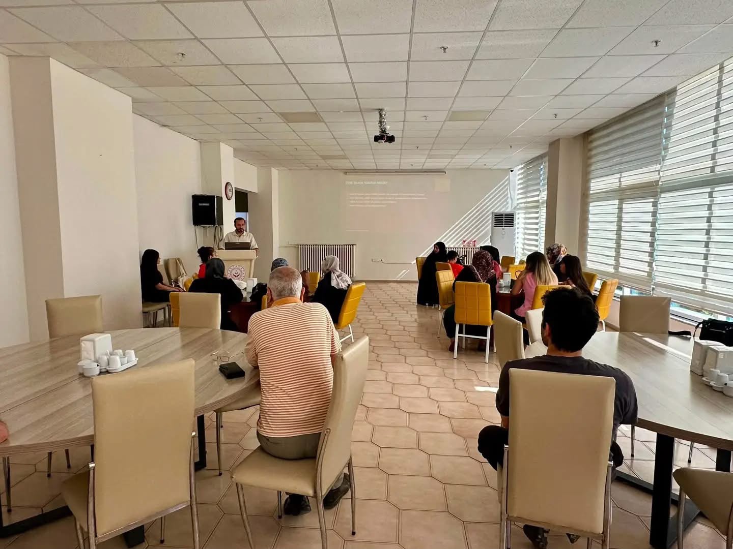 Engelli Bireylerin Ailelerine Yönelik Eğitim Programı Gerçekleştirildi