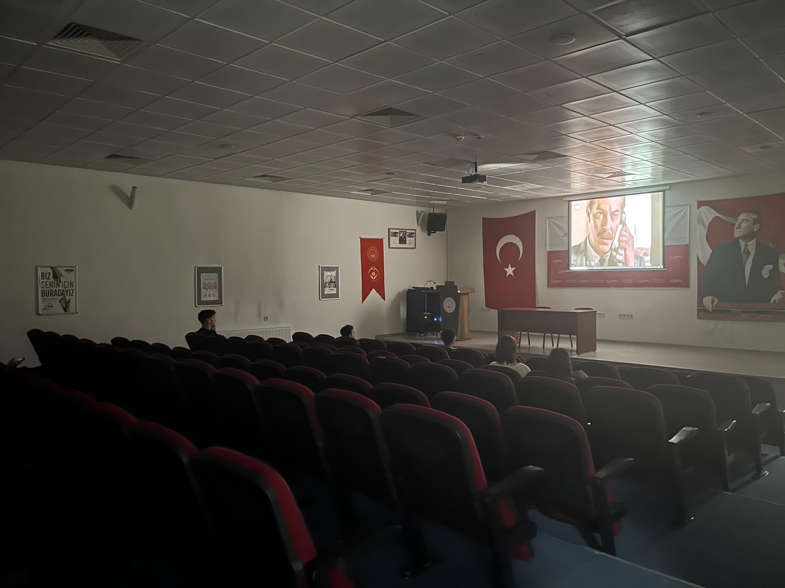 Okul Destek Projesi ve Çocuk Hakları İl Komitesi kapsamında çocuklarla birlikte “Kurtuluş” filmi izlenmiştir