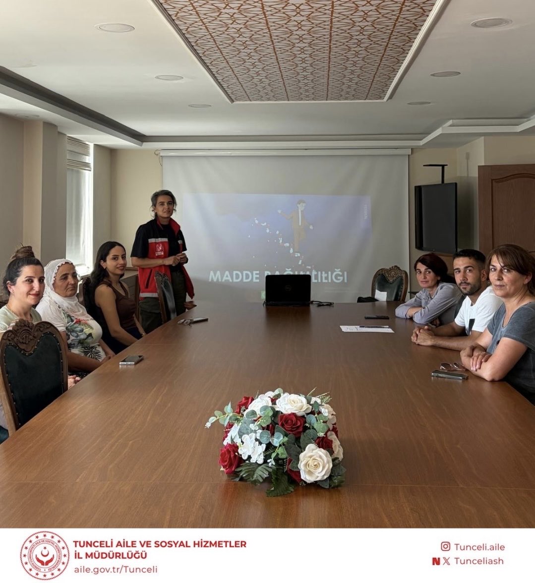 Hozat Sosyal Yardımlaşma ve Dayanışma Vakfı (SYDV) Personeline Yönelik 'Madde Bağımlılığı ile Mücadele ve Farkındalık Eğitimi' Verildi