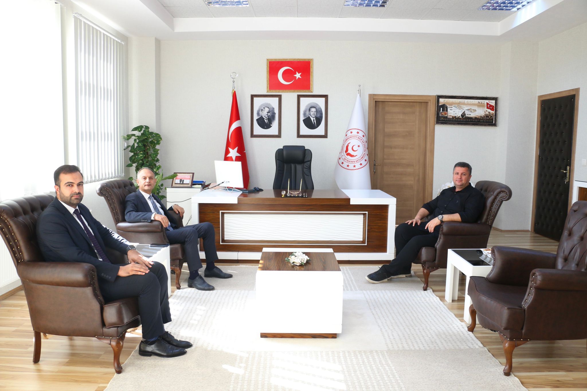 İL SAĞLIK MÜDÜRÜ DR. EMRAH GECEKUŞU’NDAN İL MÜDÜRÜ SERDAR DEMİRCİ’YE ZİYARET