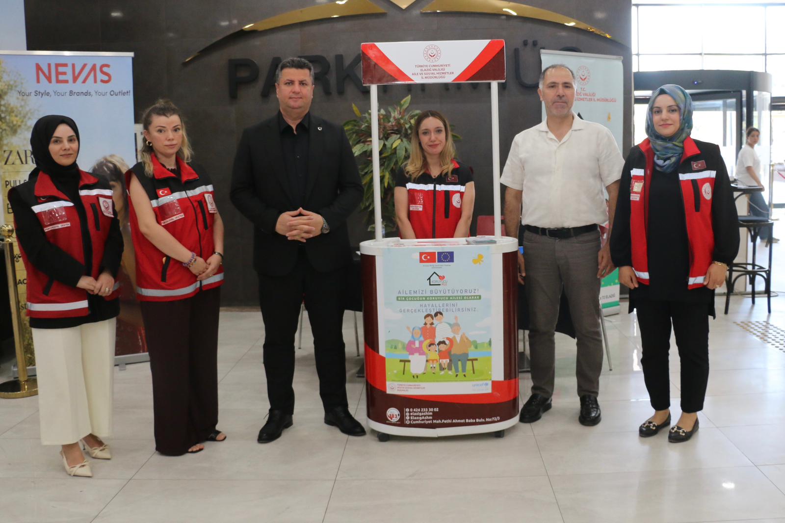 İL MÜDÜRÜMÜZ SAYIN SERDAR DEMİRCİ, KORUYUCU AİLE TANITIM STANDINI ZİYARET ETTİ