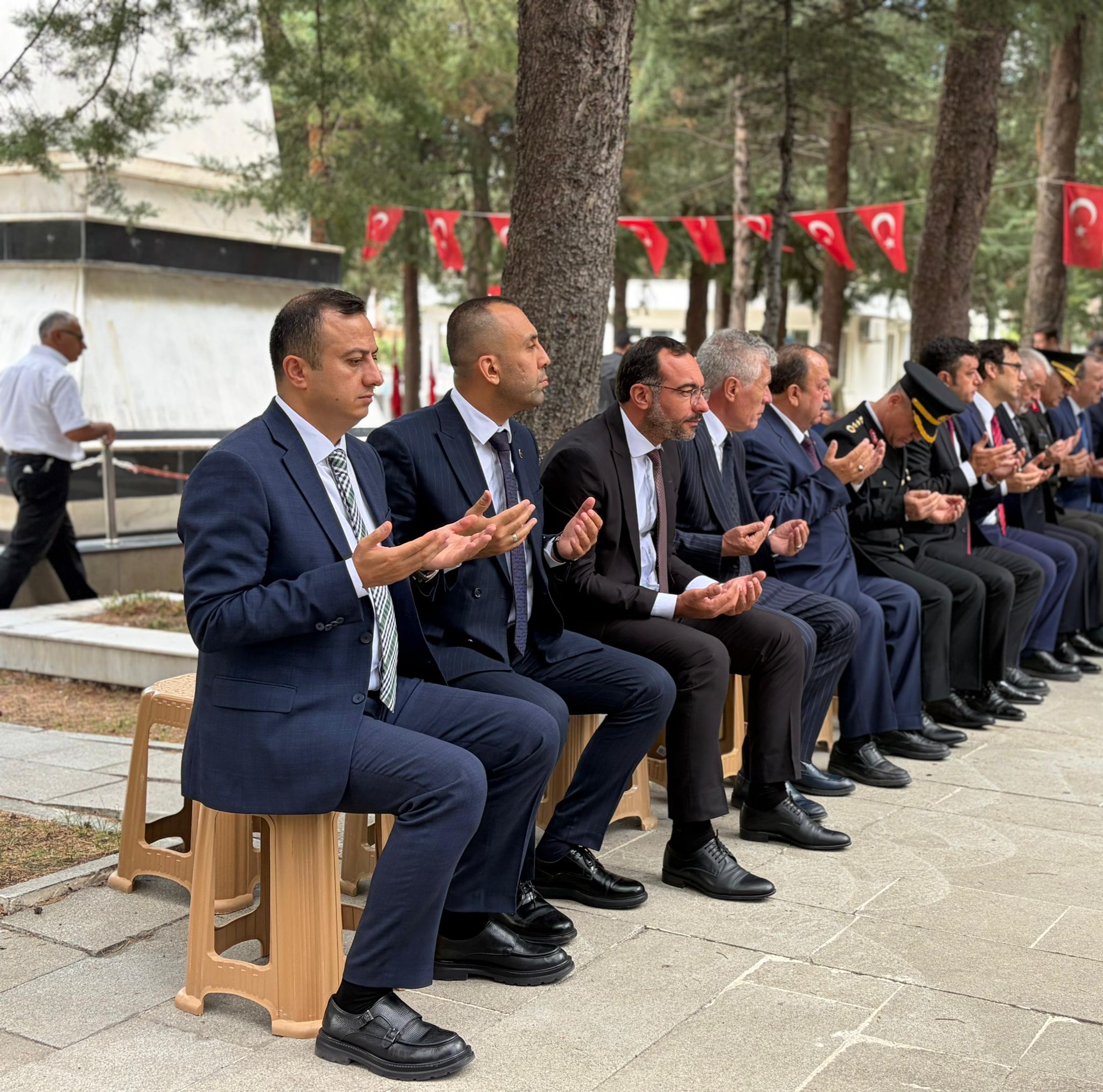 30 Ağustos Zafer Bayramı’nın 104. yıl dönümü dolayısıyla aziz şehitlerimiz, kabirleri başında dualarla anıldı.