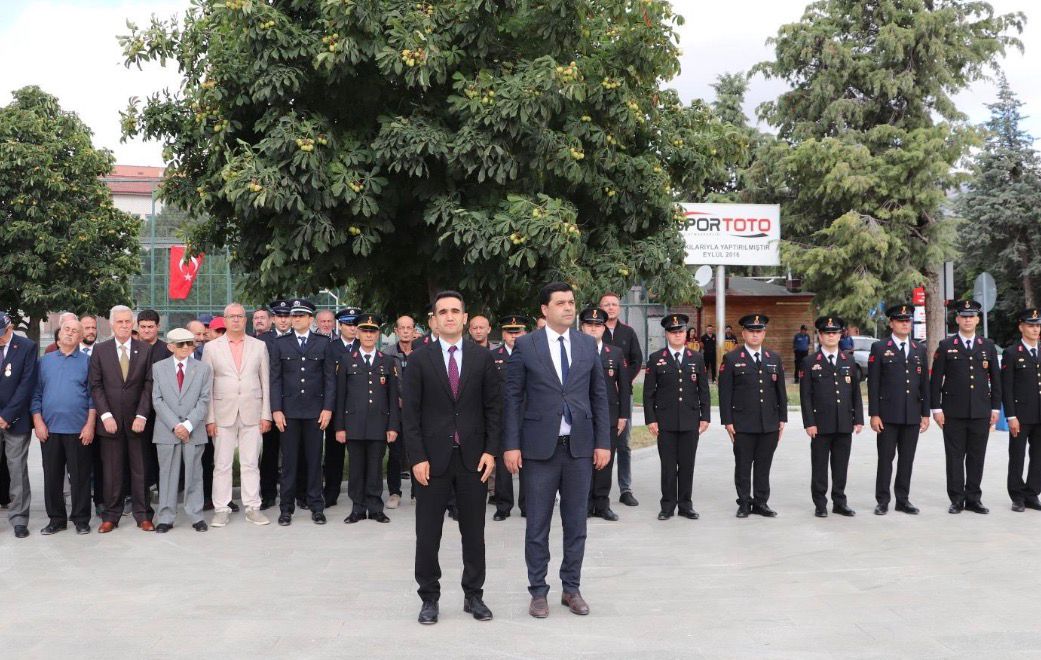 30 Ağustos Zafer Bayramı’nın 104. yıl dönümü dolayısıyla Uluborlu Cumhuriyet Meydanı’nda tören düzenlendi.