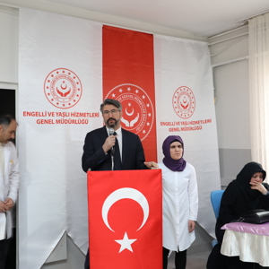 First-Time Individualization Experience Winning Visually Impaired Individuals Graduation Joy - fotoğraf 3