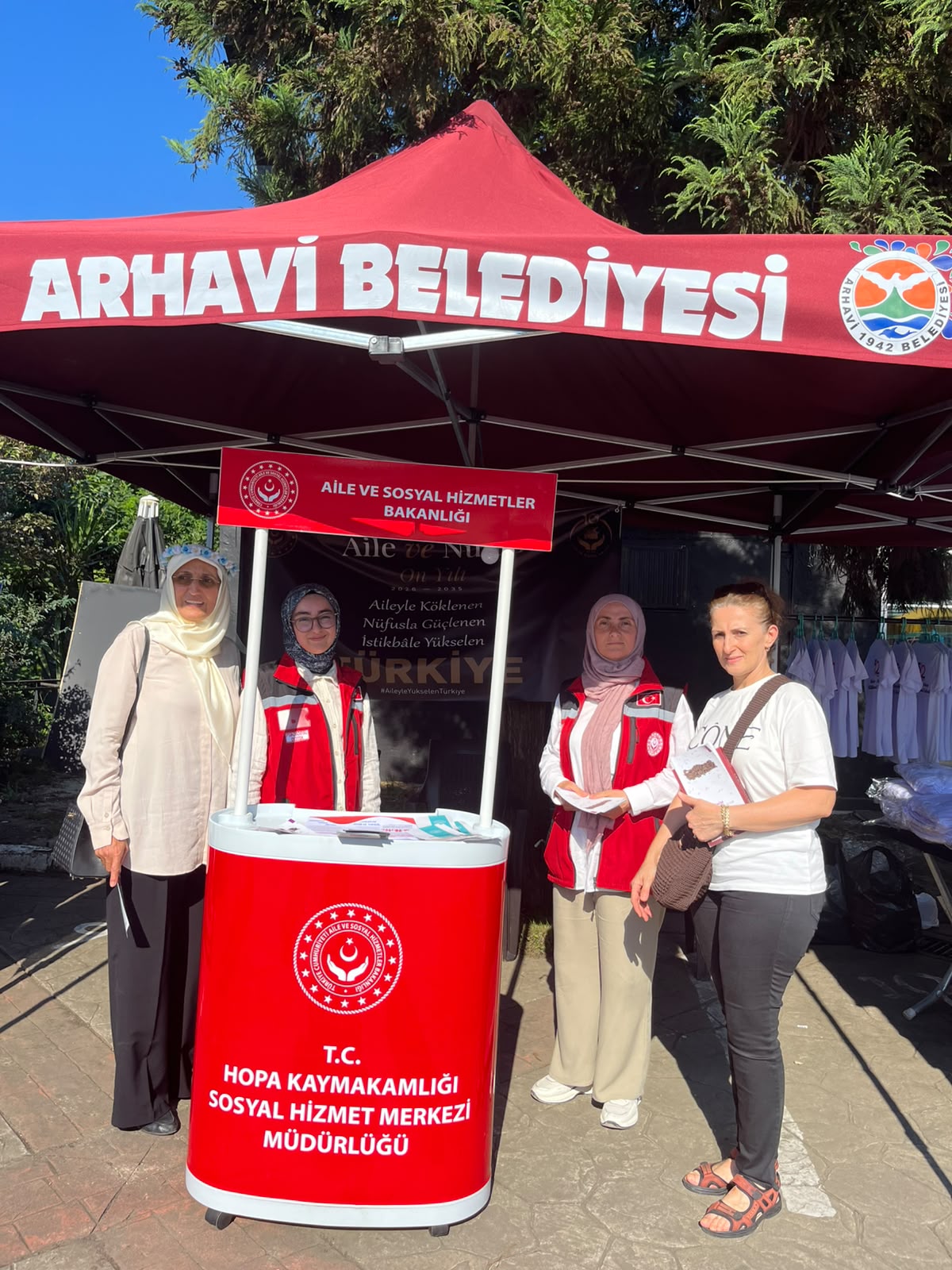 Arhavi Festivalinde Kurum Personellerimiz Tarafından Bilgilendirici Broşür Dağıtımı Gerçekleştirildi