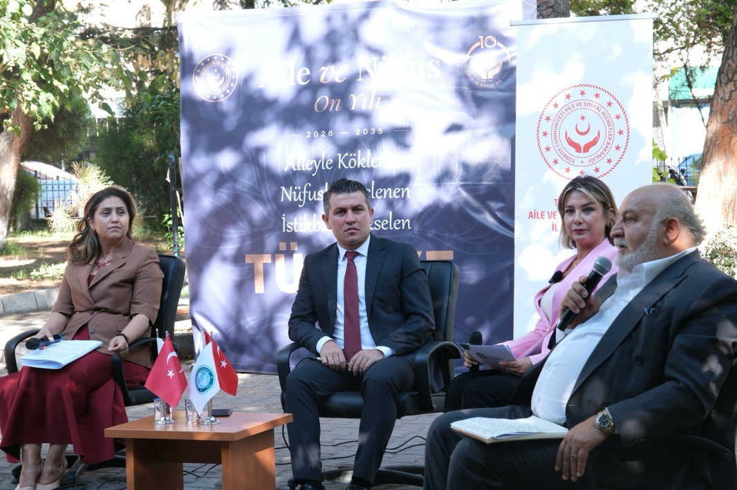 İl Müdürümüz Sayın Emine BÖÇKÜN Değişen Dünyada Ailenin Korunması ve Güçlendirilmesi Panelinde Konuştu