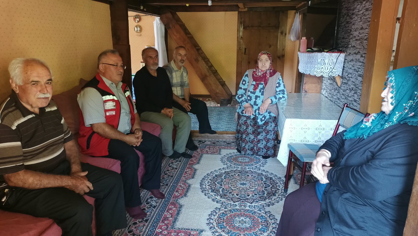 Şavşat Erikli Köyünde Meydana Gelen Yangından Etkilenen Vatandaşlara Psikososyal Destek Sağlandı