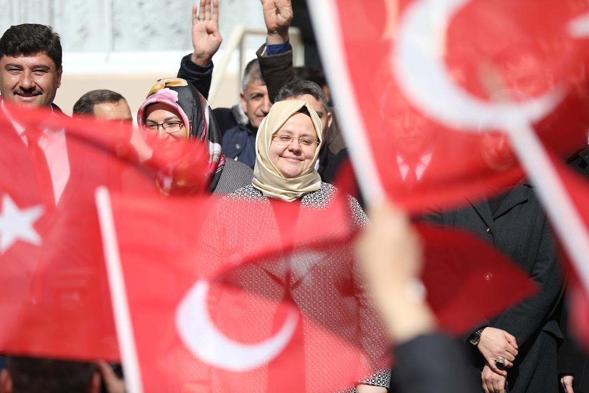 Bakan Selçuk, Kahramankazan’da Vatandaşlarla Biraraya Geldi