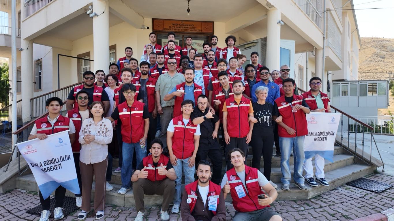 Ürgüp Hanife-Memiş Aksoy Bakım, Rehabilitasyon ve Aile Danışma Merkezinde  Damla Gönüllülük Hareketi ile Gönüllülükte Buluştuk. 