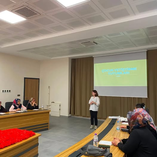 Seydişehir’de Koruyucu Ailelere Yönelik Modüler Aile Eğitimi Devam Ediyor