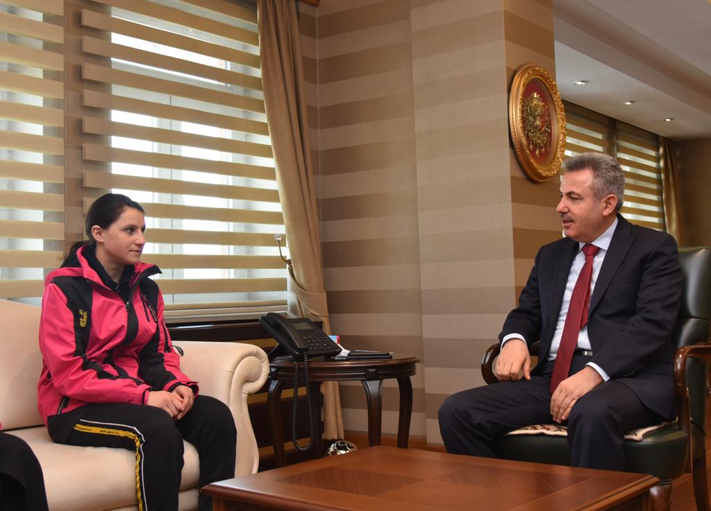 Özel Sporcu Reşan Çetrez Avrupa ve Dünya Şampiyonalarına Hazırlanıyor